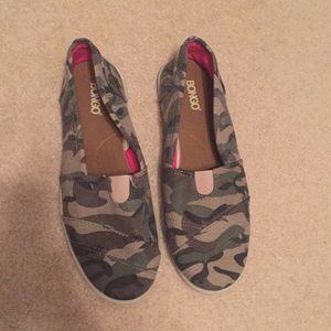 Women’s slip on camo shoes